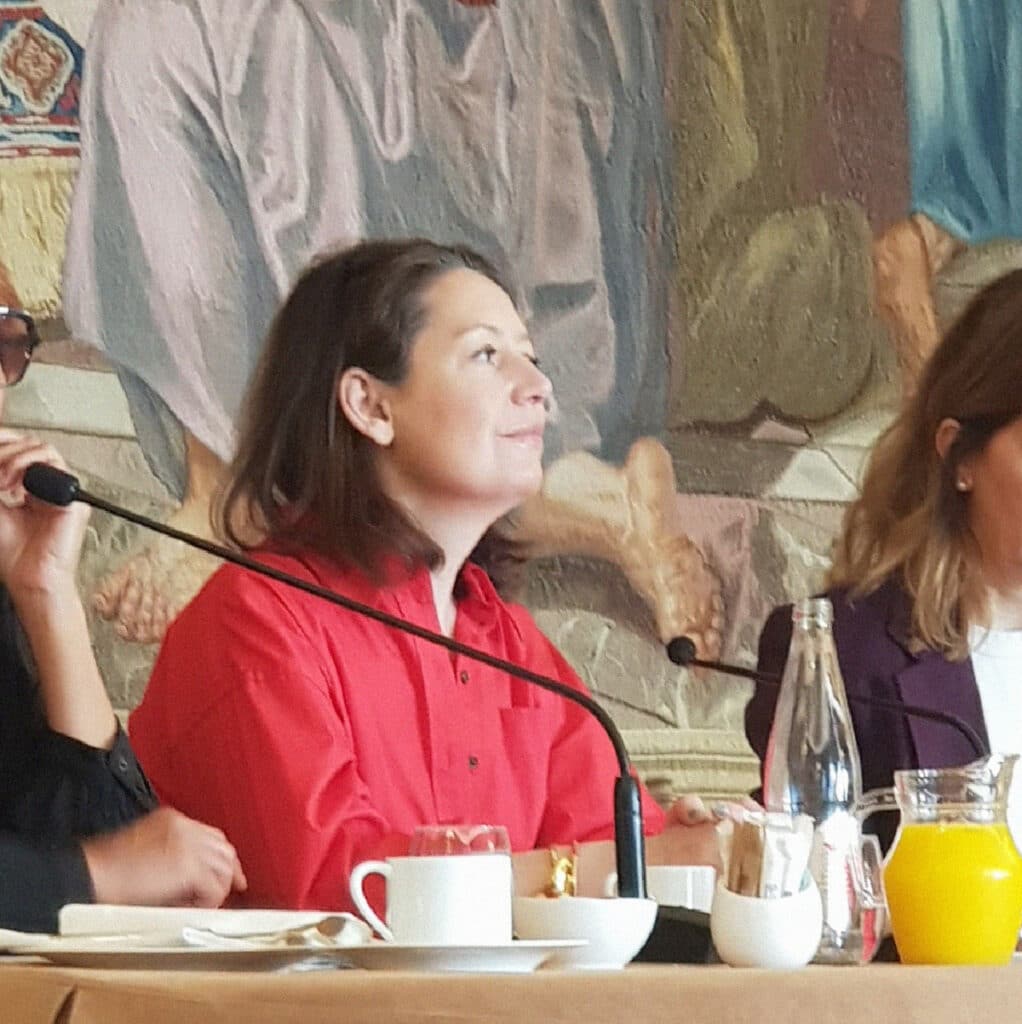 Marie-Pierre Rixain lors d’une conférence sur la visibilité des femmes et l’égalité professionnelle